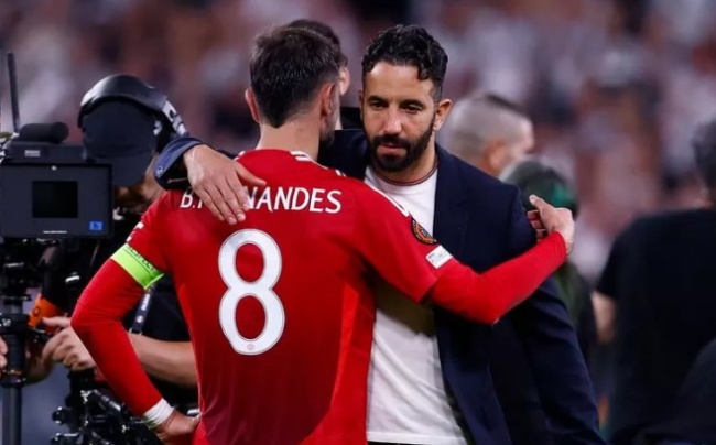 Tương lai Bruno Fernandes tại Man Utd: Sự phụ thuộc vào cuộc tái thiết toàn diện