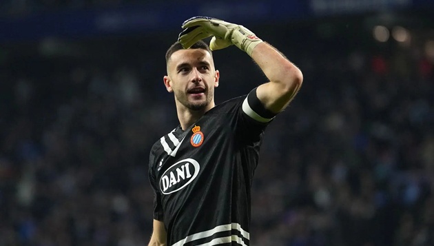 Thủ môn Joan Garcia: Premier League hay Barcelona, đâu là bến đỗ tiếp theo?