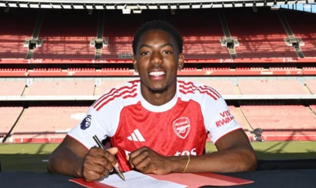 Arsenal thắt chặt hợp đồng với tài năng trẻ Myles Lewis-Skelly, đẩy Real Madrid vào thế khó
