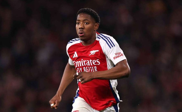 Arsenal thắt chặt hợp đồng với tài năng trẻ Myles Lewis-Skelly, đẩy Real Madrid vào thế khó